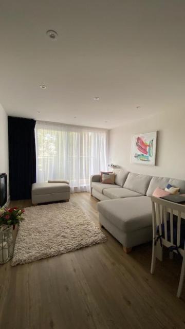 Modern Central Flat With Balcony & Free Parking On-Site บอร์นมัธ ภายนอก รูปภาพ